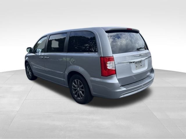 2015 Chrysler Town & Country S