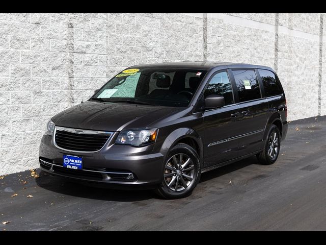 2015 Chrysler Town & Country S