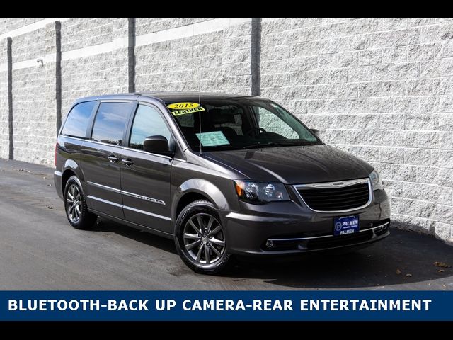 2015 Chrysler Town & Country S