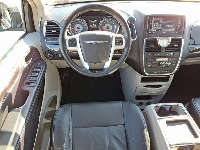 2015 Chrysler Town & Country Touring