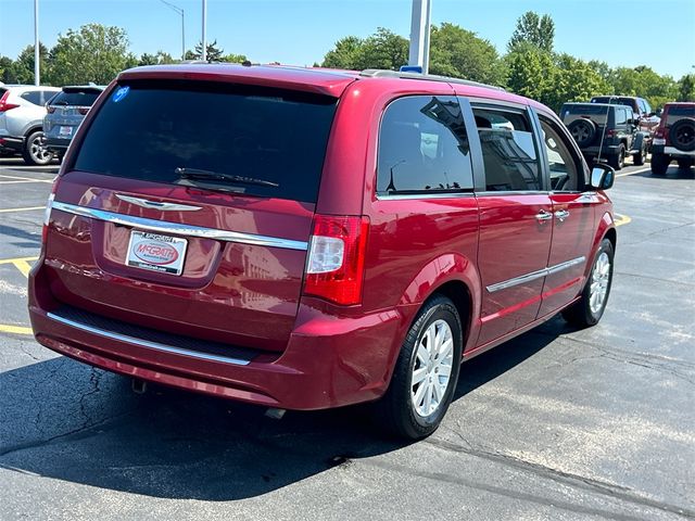 2015 Chrysler Town & Country Touring