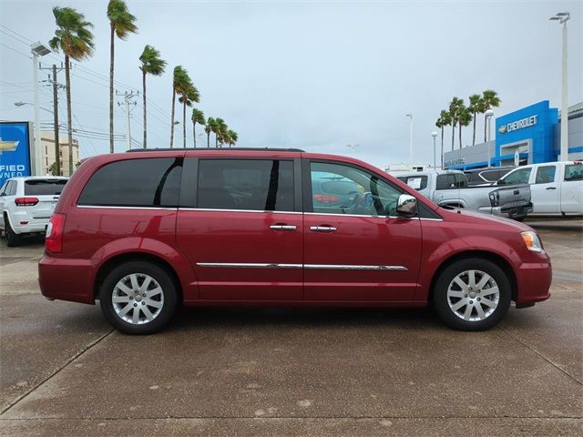 2015 Chrysler Town & Country Touring