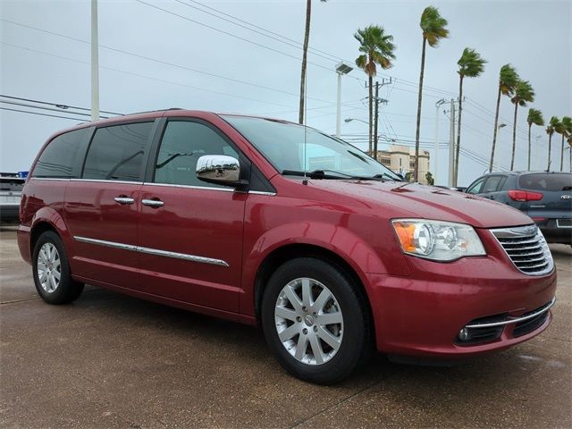 2015 Chrysler Town & Country Touring