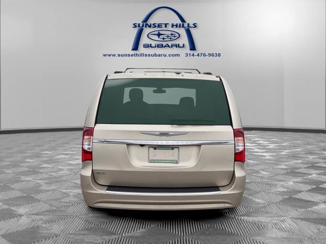 2015 Chrysler Town & Country Touring