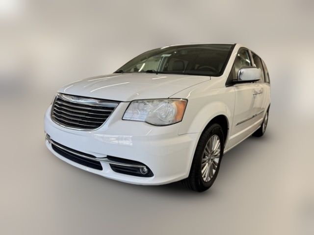 2015 Chrysler Town & Country Touring-L