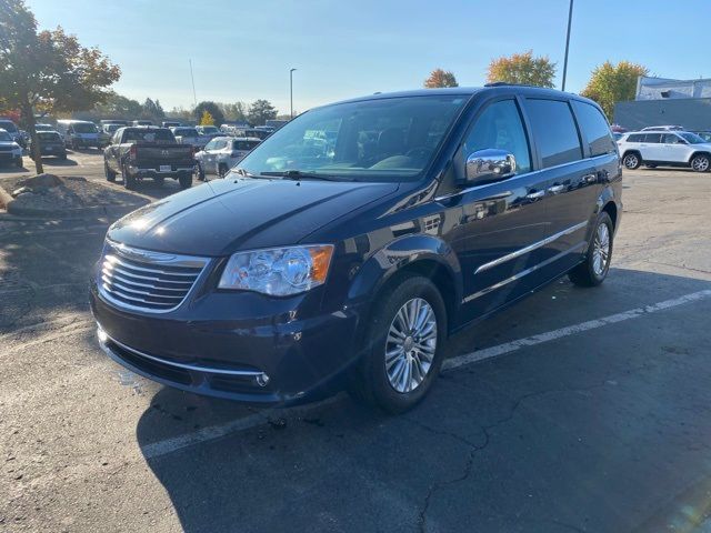 2015 Chrysler Town & Country Touring-L