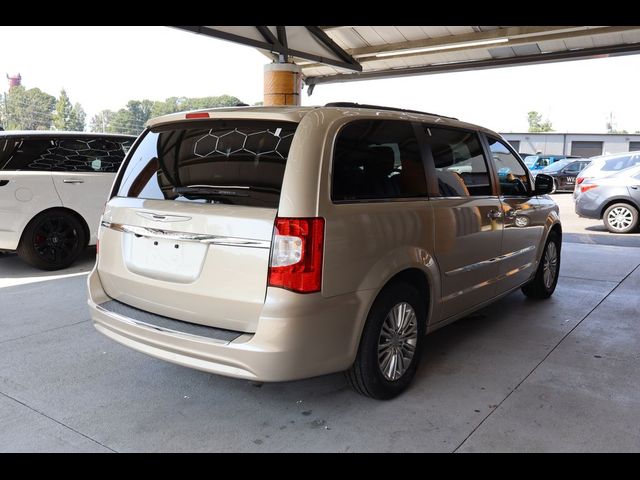 2015 Chrysler Town & Country Touring-L