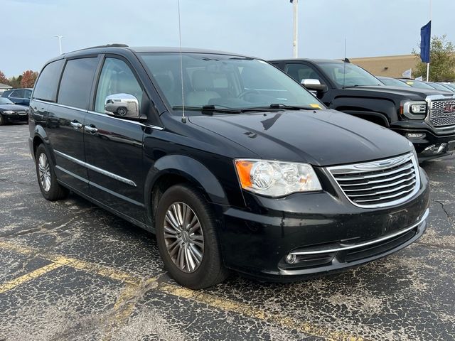 2015 Chrysler Town & Country Touring-L