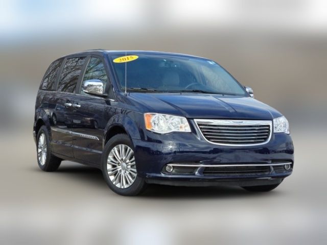 2015 Chrysler Town & Country Touring-L