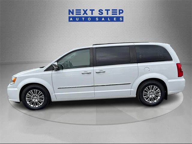 2015 Chrysler Town & Country Touring-L