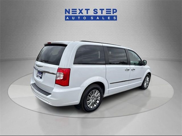 2015 Chrysler Town & Country Touring-L