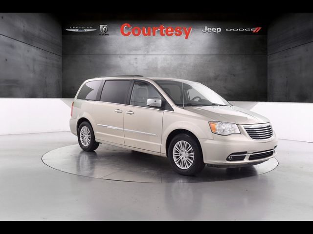 2015 Chrysler Town & Country Touring-L