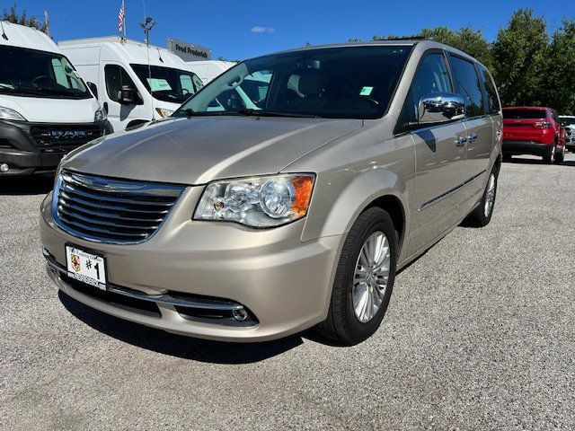 2015 Chrysler Town & Country Touring-L