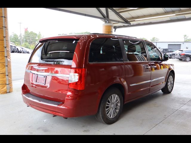 2015 Chrysler Town & Country Touring-L