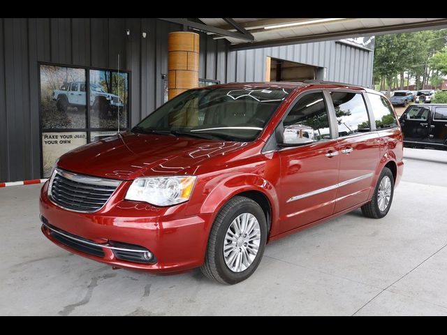 2015 Chrysler Town & Country Touring-L