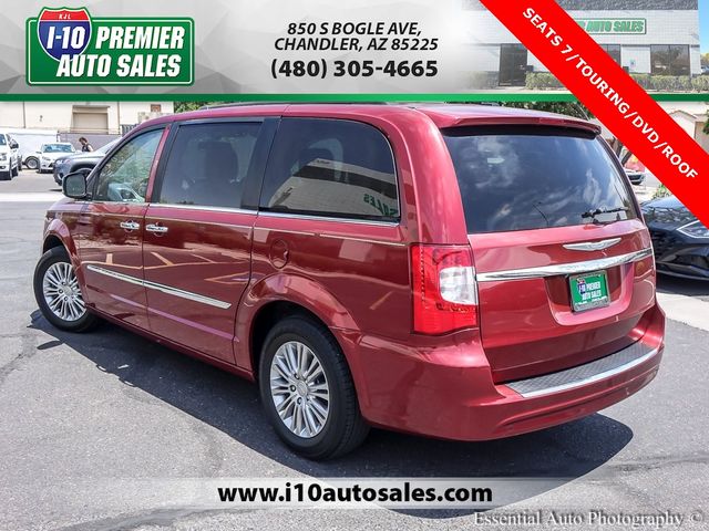 2015 Chrysler Town & Country Touring-L