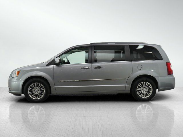 2015 Chrysler Town & Country Touring-L