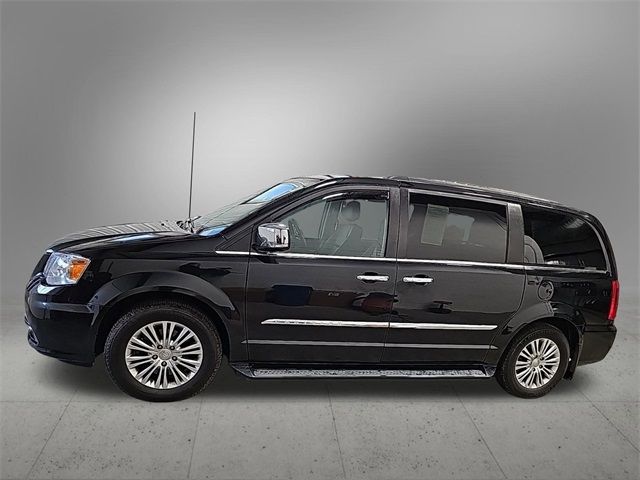 2015 Chrysler Town & Country Touring-L