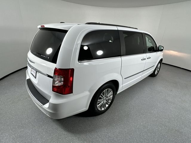 2015 Chrysler Town & Country Touring-L