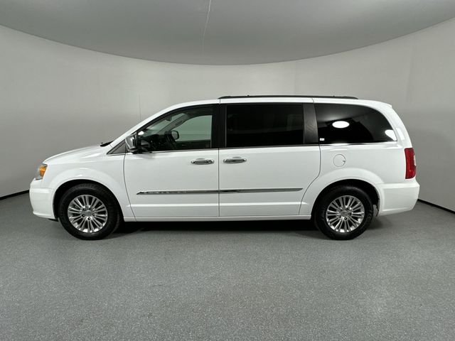 2015 Chrysler Town & Country Touring-L