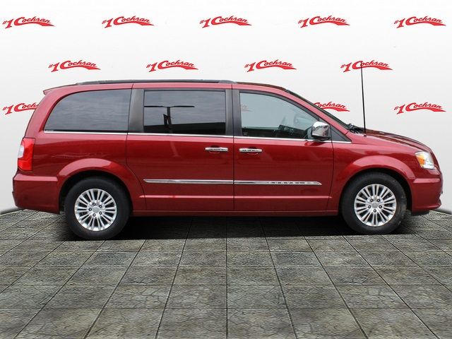 2015 Chrysler Town & Country Touring-L