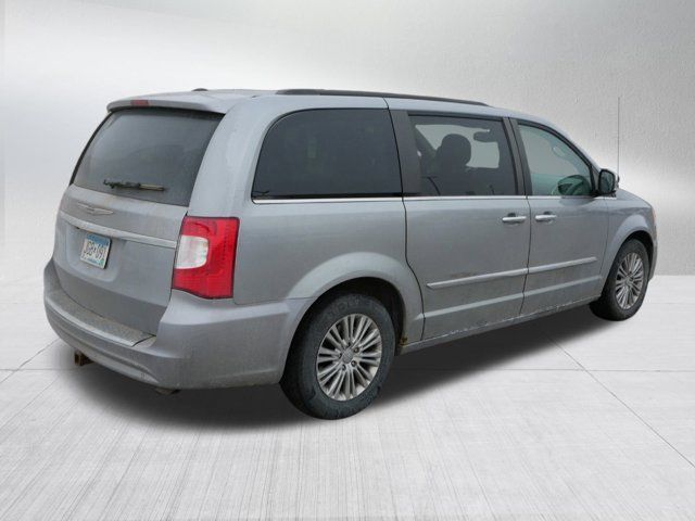 2015 Chrysler Town & Country Touring-L