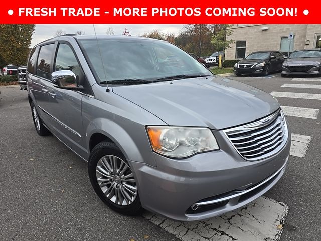 2015 Chrysler Town & Country Touring-L