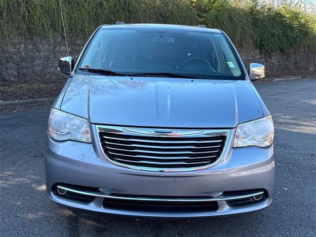 2015 Chrysler Town & Country Touring-L