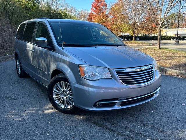 2015 Chrysler Town & Country Touring-L