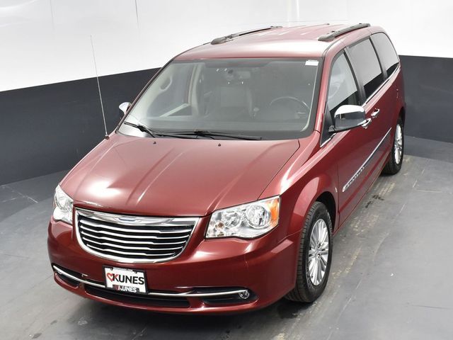 2015 Chrysler Town & Country Touring-L