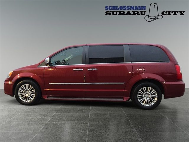 2015 Chrysler Town & Country Touring-L