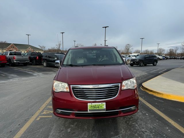 2015 Chrysler Town & Country Touring-L