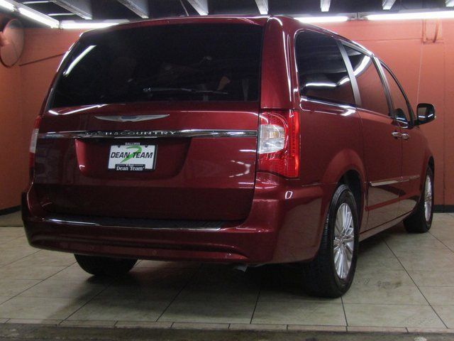 2015 Chrysler Town & Country Touring-L