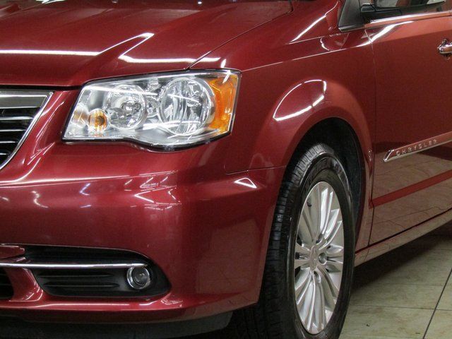 2015 Chrysler Town & Country Touring-L