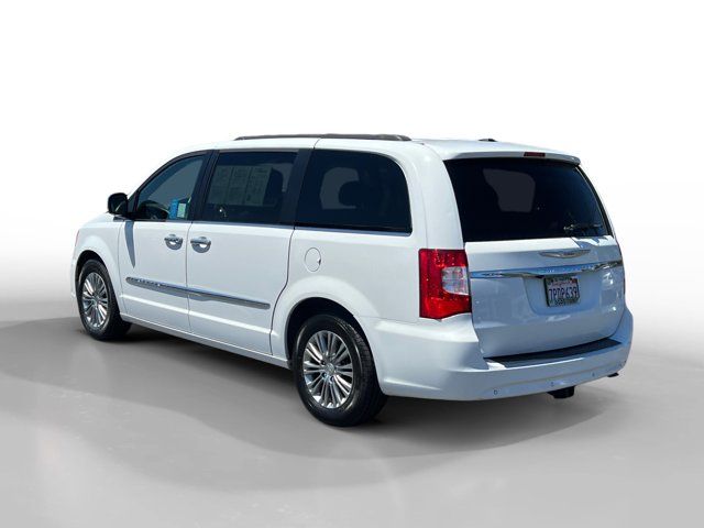 2015 Chrysler Town & Country Touring-L