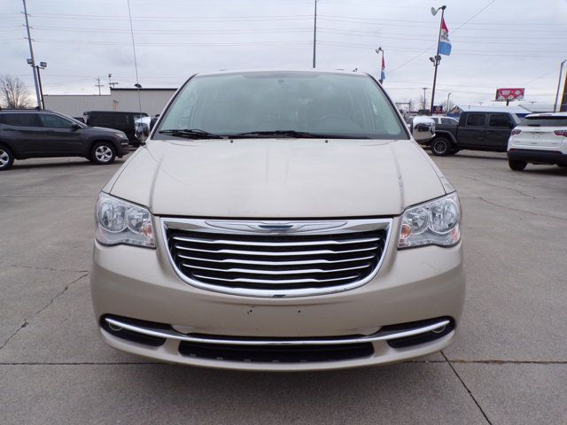 2015 Chrysler Town & Country Touring-L