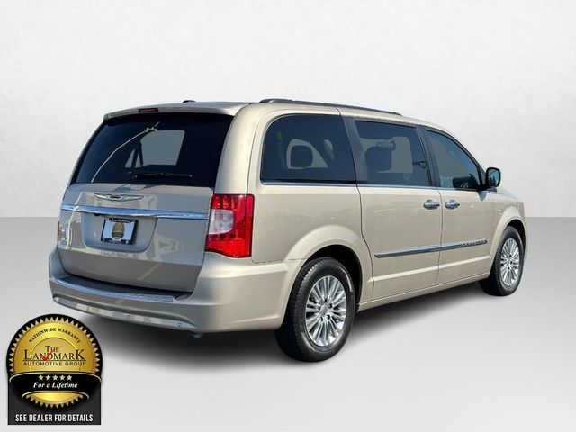 2015 Chrysler Town & Country Touring-L