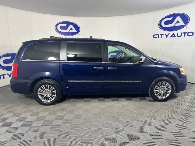 2015 Chrysler Town & Country Touring-L