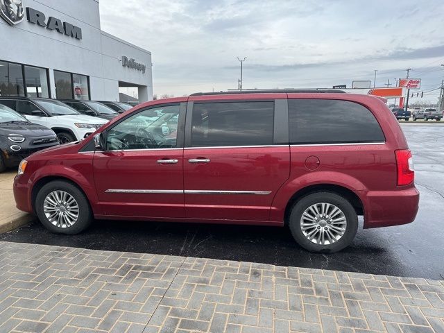 2015 Chrysler Town & Country Touring-L