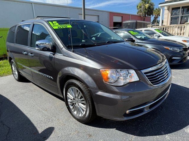 2015 Chrysler Town & Country Touring-L