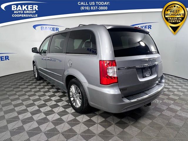 2015 Chrysler Town & Country Touring-L