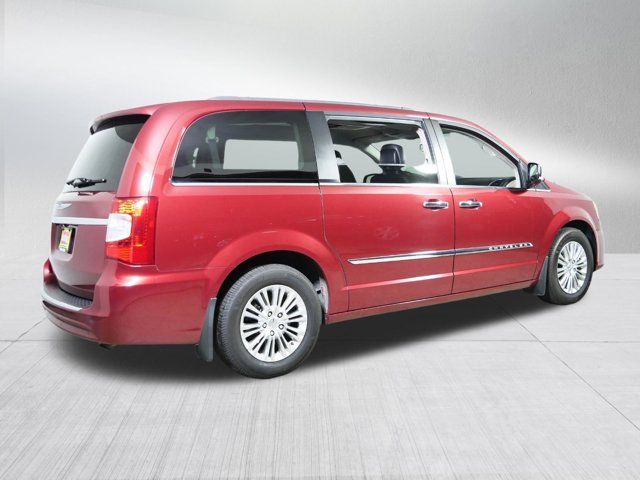 2015 Chrysler Town & Country Touring-L