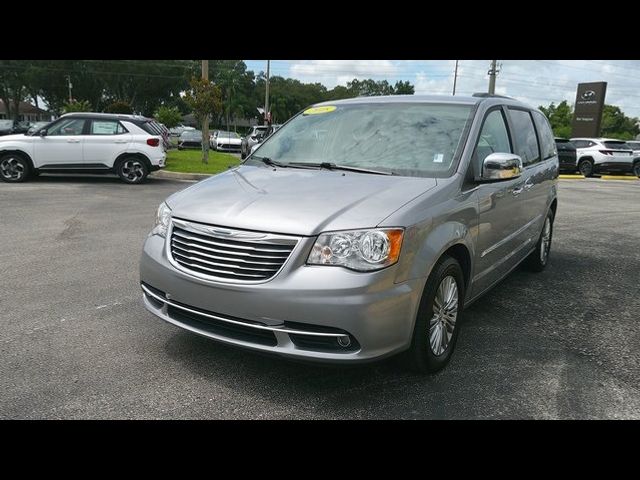 2015 Chrysler Town & Country Touring-L