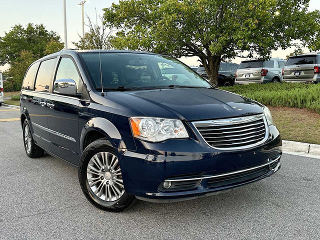 2015 Chrysler Town & Country Touring-L