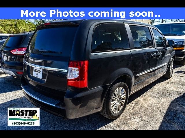 2015 Chrysler Town & Country Touring-L