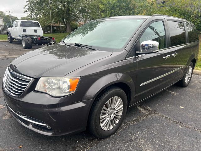 2015 Chrysler Town & Country Touring-L