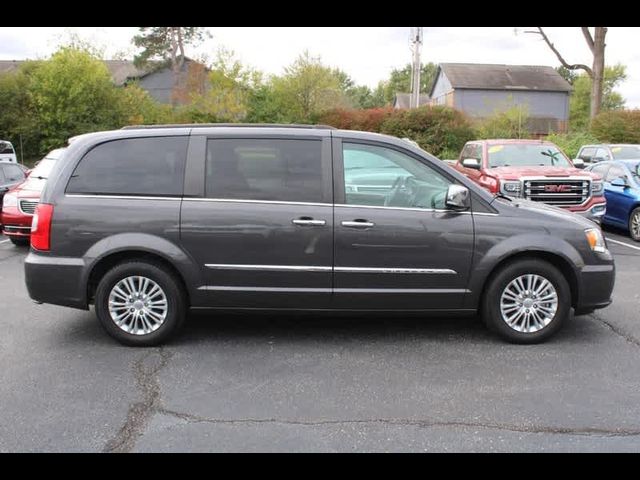 2015 Chrysler Town & Country Touring-L