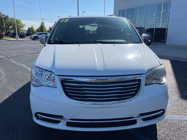 2015 Chrysler Town & Country Touring-L