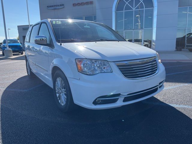 2015 Chrysler Town & Country Touring-L