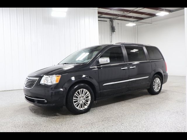 2015 Chrysler Town & Country Touring-L